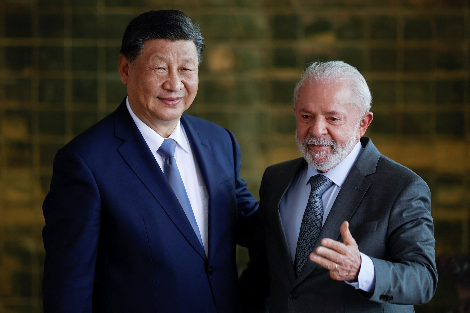 Presidente Lula e presidente chinês Xi Jinping em Brasília